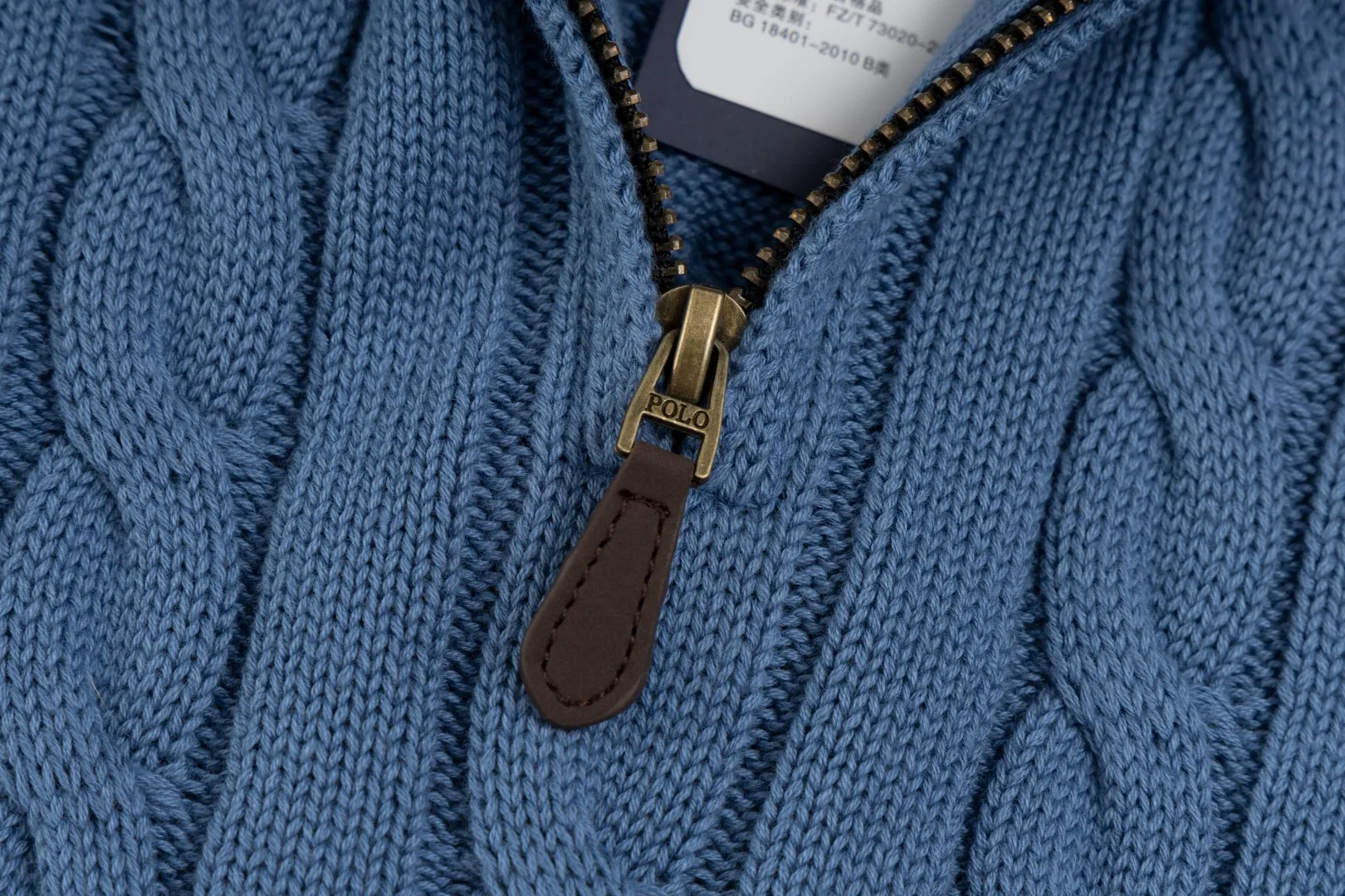P236 #R92 RALPH LAUREN Ralph Lauren fifteen colors classic small label embroidery logo turtleneck pullover half-zip knitted cable sweater with high-density LOGO embroidery on the chest and original customized tag accessories. Made of pure cotton yarn, pure cotton is skin-friendly and comfortable, small label war horse embroidered twist turtleneck sweater 🐎 high quality, follow the blogger to learn how to wear it! Let’s buy a Ralph Lauren cable sweater. It’s a super hard-to-find series after it became popular. It’s hard to find one on the official website. It’s simple and practical to wear, with a lazy and loose feel. The thickened fabric has more texture, feels soft and delicate, and has a loose fit. Whether worn alone or layered, you can wear different styles of fashion with just one piece!   Size：XS S M L